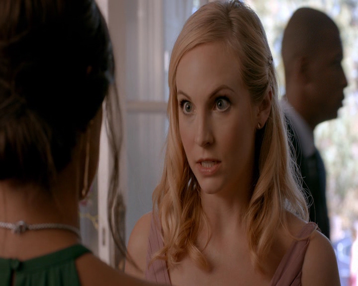 VampireDiaries-dot-nl_VampireDiaries-8x09TheSimpleIntimacyoftheNearTouch0340.jpg