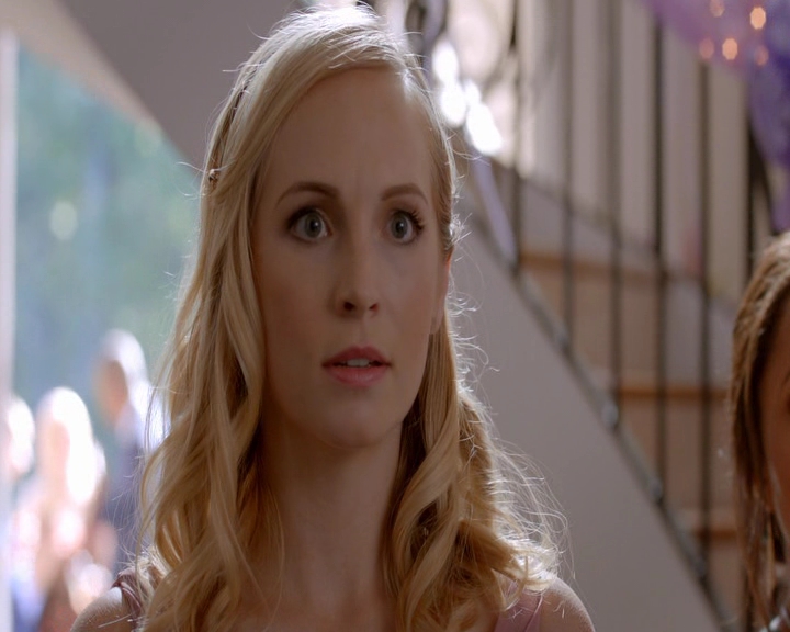 VampireDiaries-dot-nl_VampireDiaries-8x09TheSimpleIntimacyoftheNearTouch0350.jpg