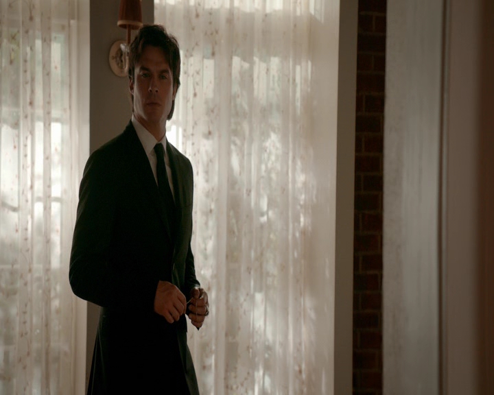 VampireDiaries-dot-nl_VampireDiaries-8x09TheSimpleIntimacyoftheNearTouch0380.jpg