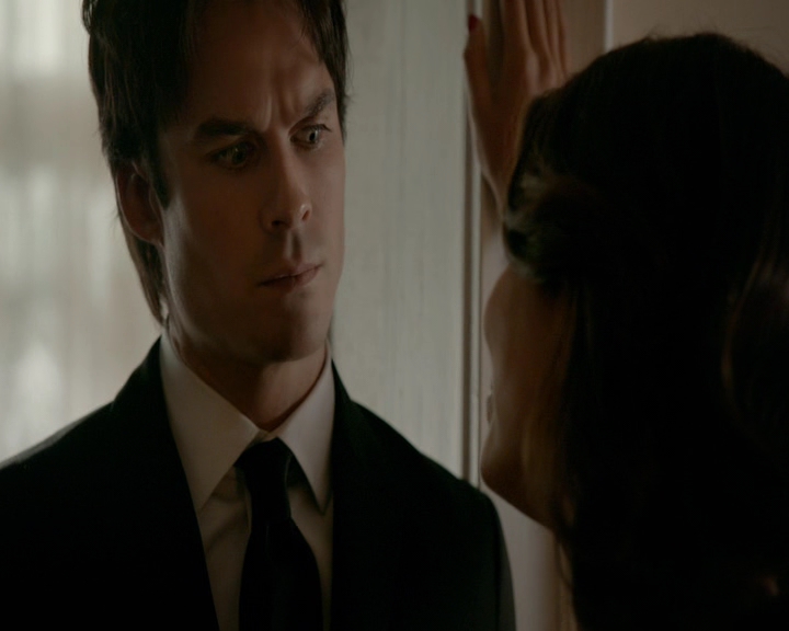 VampireDiaries-dot-nl_VampireDiaries-8x09TheSimpleIntimacyoftheNearTouch0410.jpg