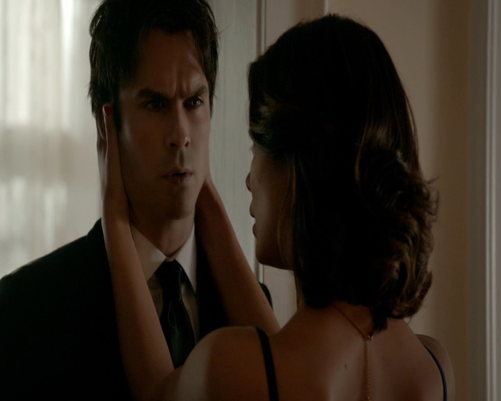 VampireDiaries-dot-nl_VampireDiaries-8x09TheSimpleIntimacyoftheNearTouch0422.jpg