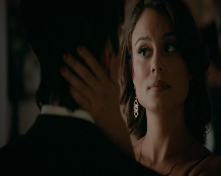 VampireDiaries-dot-nl_VampireDiaries-8x09TheSimpleIntimacyoftheNearTouch0424.jpg