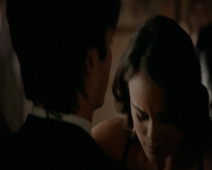 VampireDiaries-dot-nl_VampireDiaries-8x09TheSimpleIntimacyoftheNearTouch0445.jpg