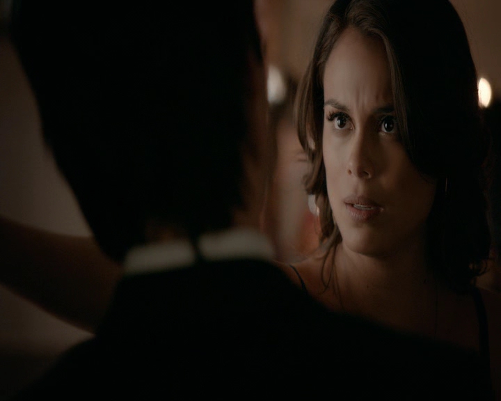 VampireDiaries-dot-nl_VampireDiaries-8x09TheSimpleIntimacyoftheNearTouch0453.jpg