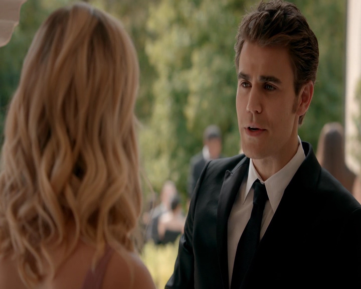 VampireDiaries-dot-nl_VampireDiaries-8x09TheSimpleIntimacyoftheNearTouch0474.jpg