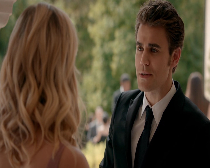 VampireDiaries-dot-nl_VampireDiaries-8x09TheSimpleIntimacyoftheNearTouch0475.jpg