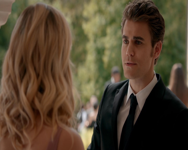 VampireDiaries-dot-nl_VampireDiaries-8x09TheSimpleIntimacyoftheNearTouch0477.jpg