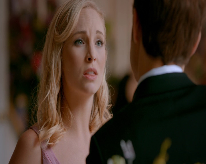 VampireDiaries-dot-nl_VampireDiaries-8x09TheSimpleIntimacyoftheNearTouch0482.jpg