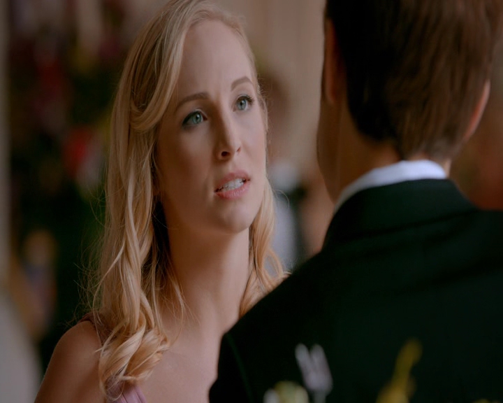 VampireDiaries-dot-nl_VampireDiaries-8x09TheSimpleIntimacyoftheNearTouch0483.jpg