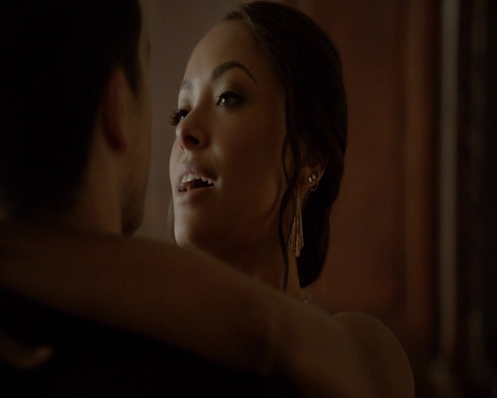 VampireDiaries-dot-nl_VampireDiaries-8x09TheSimpleIntimacyoftheNearTouch0540.jpg