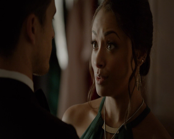 VampireDiaries-dot-nl_VampireDiaries-8x09TheSimpleIntimacyoftheNearTouch0554.jpg