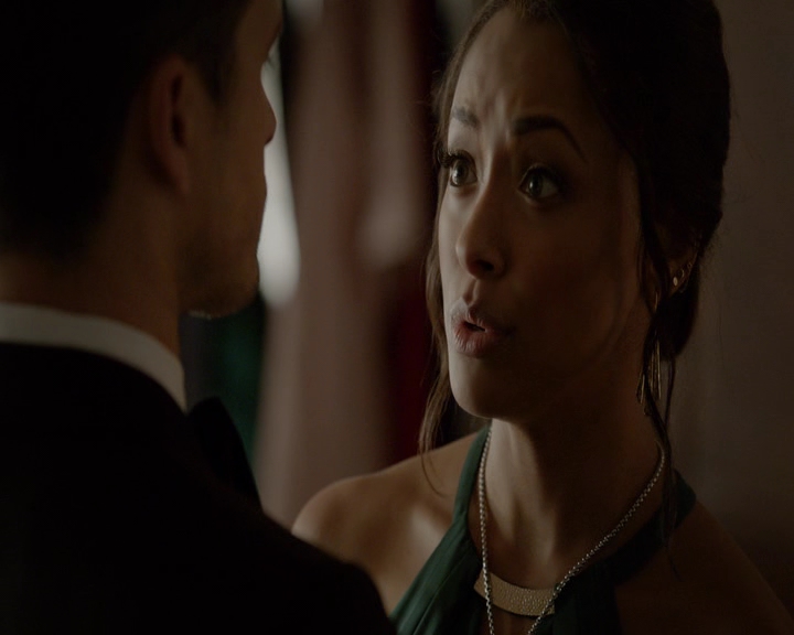 VampireDiaries-dot-nl_VampireDiaries-8x09TheSimpleIntimacyoftheNearTouch0556.jpg