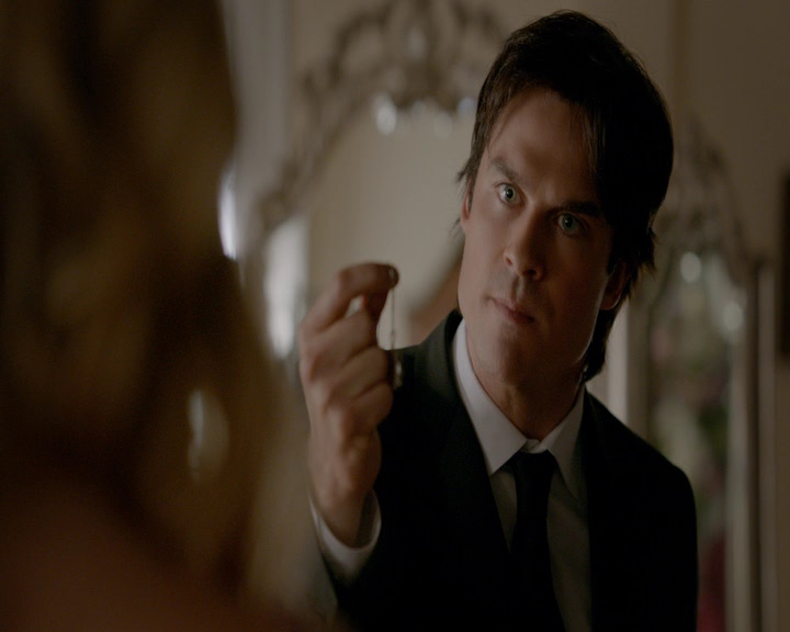 VampireDiaries-dot-nl_VampireDiaries-8x09TheSimpleIntimacyoftheNearTouch0655.jpg