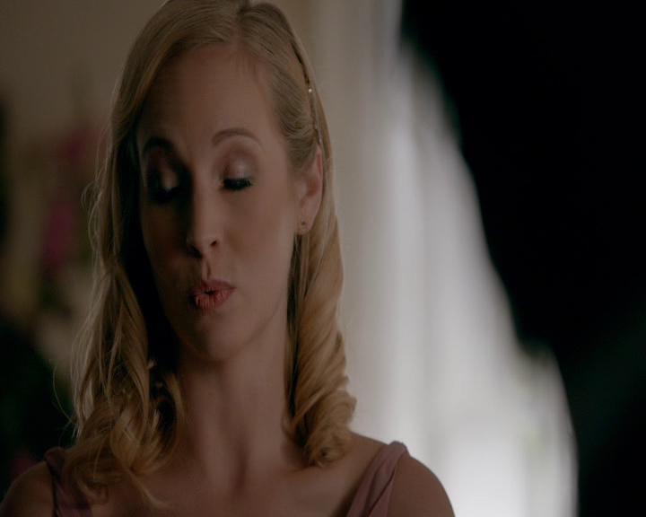 VampireDiaries-dot-nl_VampireDiaries-8x09TheSimpleIntimacyoftheNearTouch0656.jpg