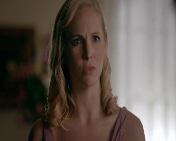 VampireDiaries-dot-nl_VampireDiaries-8x09TheSimpleIntimacyoftheNearTouch0670.jpg