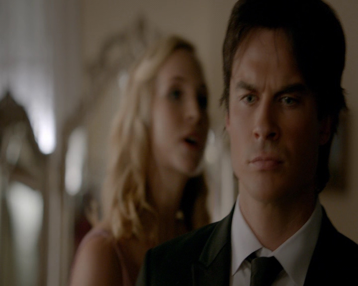 VampireDiaries-dot-nl_VampireDiaries-8x09TheSimpleIntimacyoftheNearTouch0720.jpg