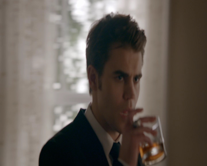 VampireDiaries-dot-nl_VampireDiaries-8x09TheSimpleIntimacyoftheNearTouch0738.jpg