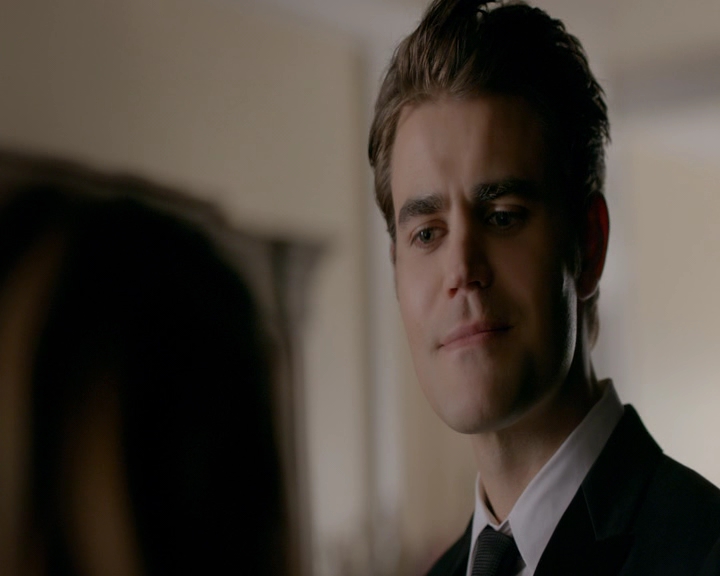 VampireDiaries-dot-nl_VampireDiaries-8x09TheSimpleIntimacyoftheNearTouch0750.jpg