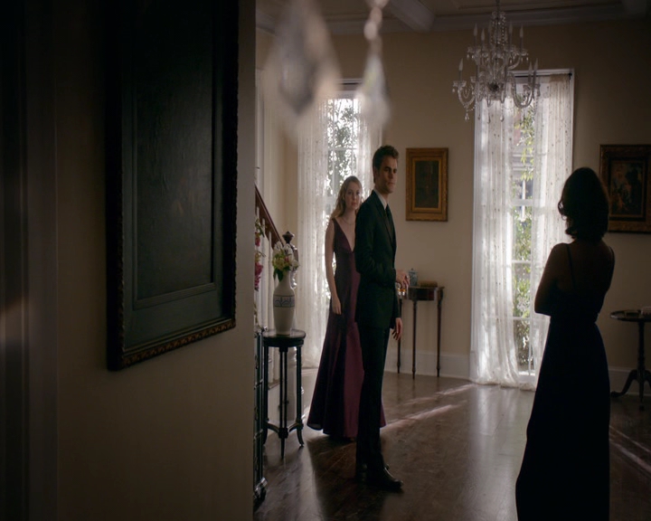 VampireDiaries-dot-nl_VampireDiaries-8x09TheSimpleIntimacyoftheNearTouch0763.jpg