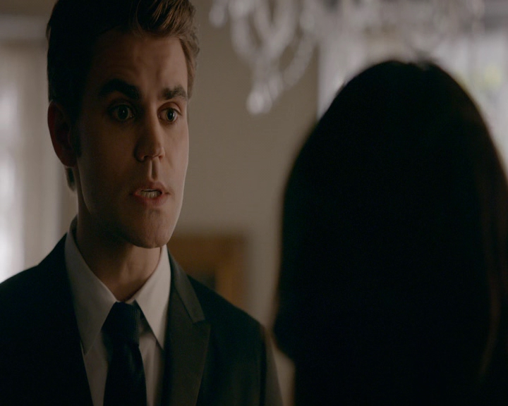 VampireDiaries-dot-nl_VampireDiaries-8x09TheSimpleIntimacyoftheNearTouch0801.jpg