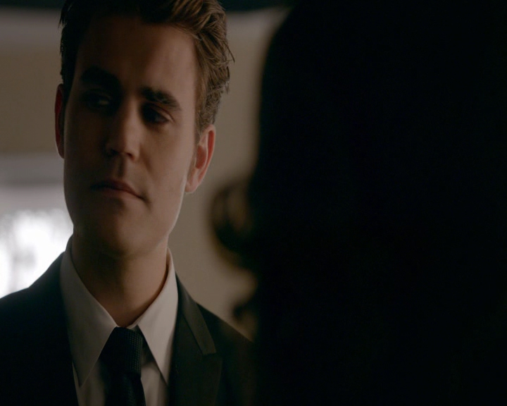 VampireDiaries-dot-nl_VampireDiaries-8x09TheSimpleIntimacyoftheNearTouch0812.jpg