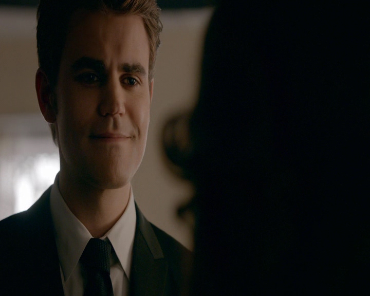 VampireDiaries-dot-nl_VampireDiaries-8x09TheSimpleIntimacyoftheNearTouch0813.jpg