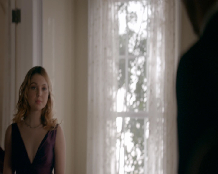 VampireDiaries-dot-nl_VampireDiaries-8x09TheSimpleIntimacyoftheNearTouch0816.jpg