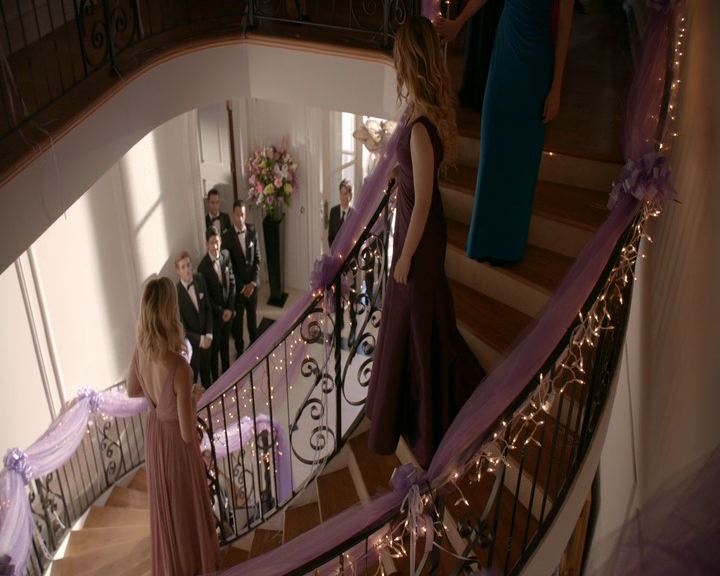 VampireDiaries-dot-nl_VampireDiaries-8x09TheSimpleIntimacyoftheNearTouch0908.jpg