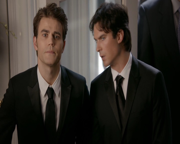 VampireDiaries-dot-nl_VampireDiaries-8x09TheSimpleIntimacyoftheNearTouch0914.jpg