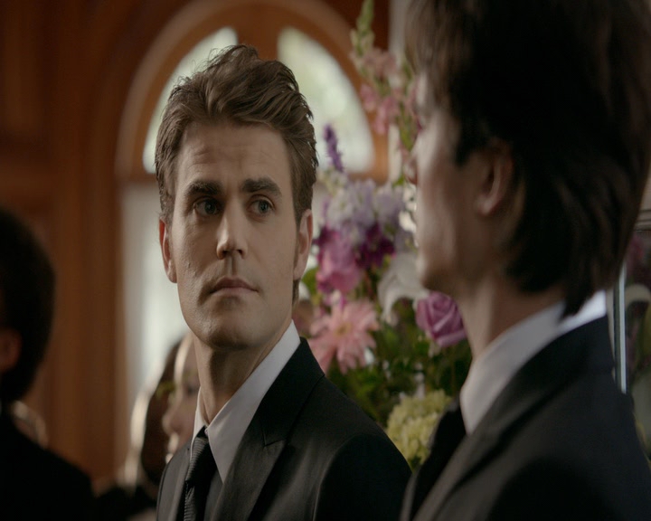 VampireDiaries-dot-nl_VampireDiaries-8x09TheSimpleIntimacyoftheNearTouch0921.jpg