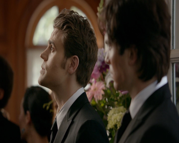 VampireDiaries-dot-nl_VampireDiaries-8x09TheSimpleIntimacyoftheNearTouch0923.jpg