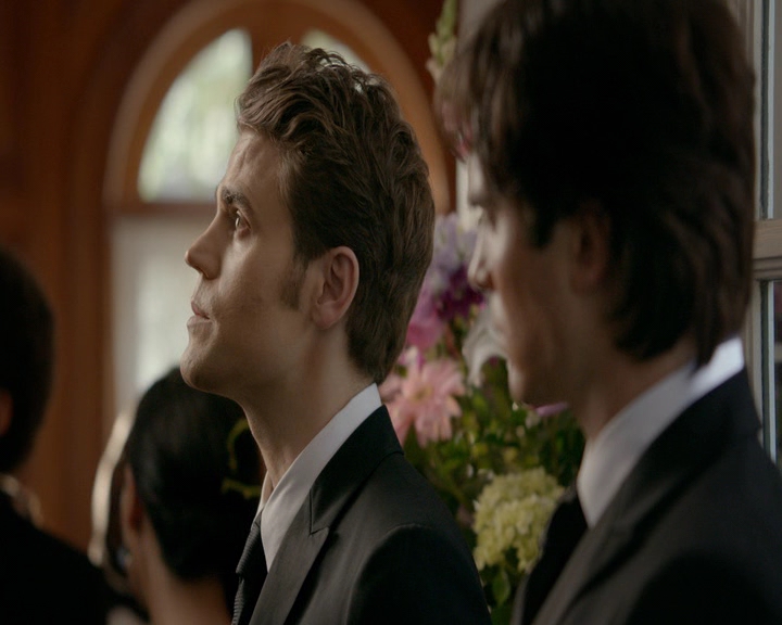 VampireDiaries-dot-nl_VampireDiaries-8x09TheSimpleIntimacyoftheNearTouch0924.jpg