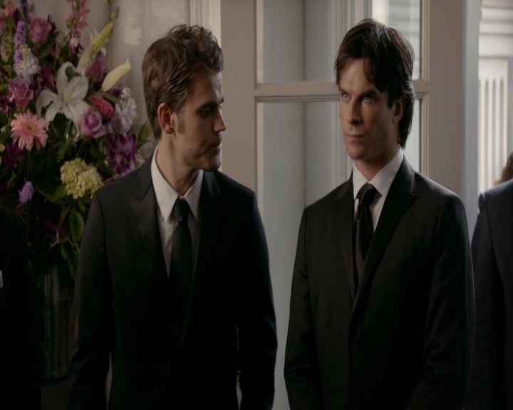 VampireDiaries-dot-nl_VampireDiaries-8x09TheSimpleIntimacyoftheNearTouch0932.jpg