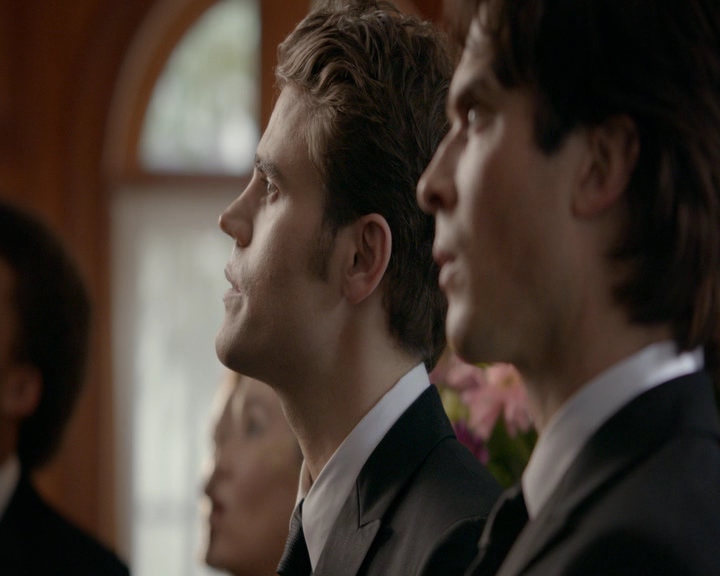 VampireDiaries-dot-nl_VampireDiaries-8x09TheSimpleIntimacyoftheNearTouch0935.jpg