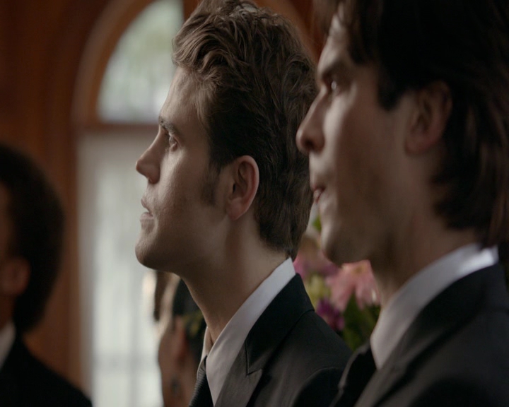 VampireDiaries-dot-nl_VampireDiaries-8x09TheSimpleIntimacyoftheNearTouch0936.jpg