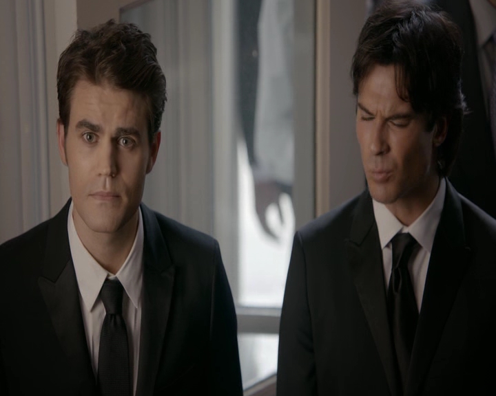 VampireDiaries-dot-nl_VampireDiaries-8x09TheSimpleIntimacyoftheNearTouch0942.jpg