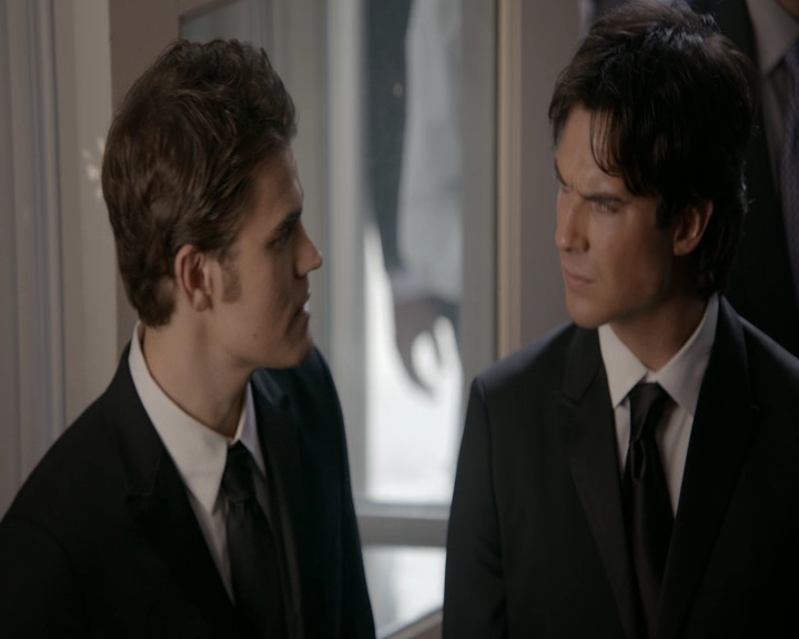 VampireDiaries-dot-nl_VampireDiaries-8x09TheSimpleIntimacyoftheNearTouch0944.jpg