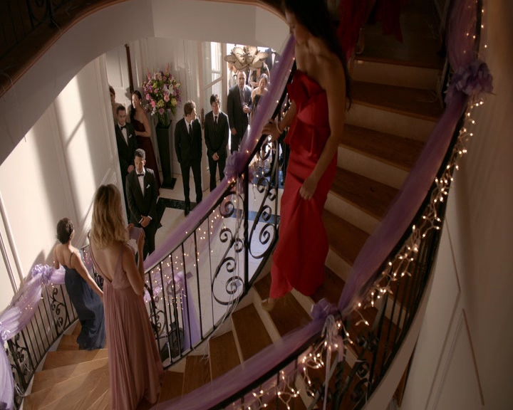 VampireDiaries-dot-nl_VampireDiaries-8x09TheSimpleIntimacyoftheNearTouch0946.jpg