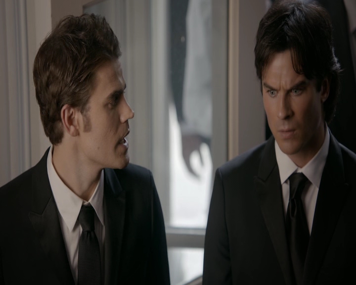 VampireDiaries-dot-nl_VampireDiaries-8x09TheSimpleIntimacyoftheNearTouch0947.jpg