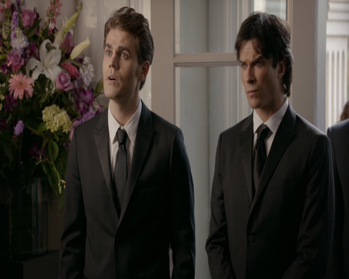 VampireDiaries-dot-nl_VampireDiaries-8x09TheSimpleIntimacyoftheNearTouch0959.jpg