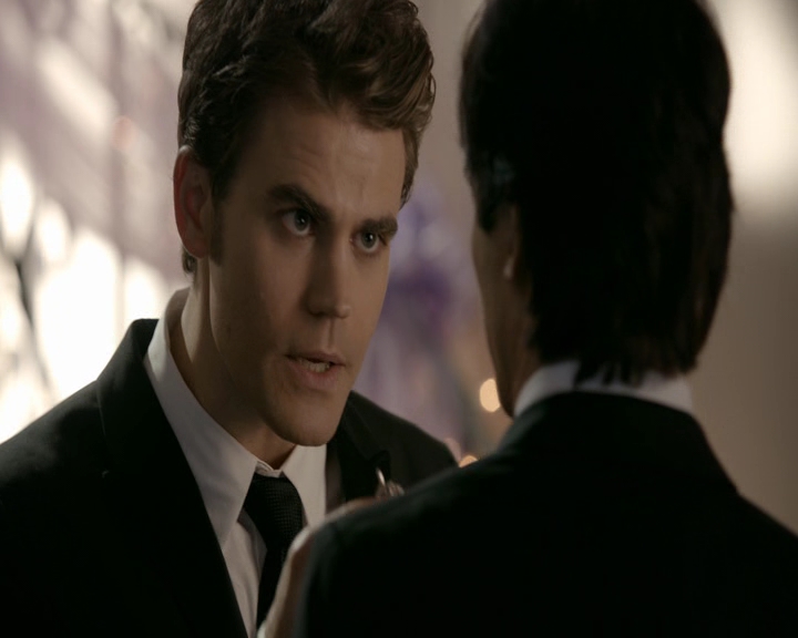 VampireDiaries-dot-nl_VampireDiaries-8x09TheSimpleIntimacyoftheNearTouch0988.jpg