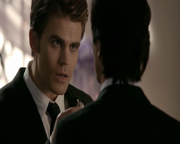 VampireDiaries-dot-nl_VampireDiaries-8x09TheSimpleIntimacyoftheNearTouch0989.jpg