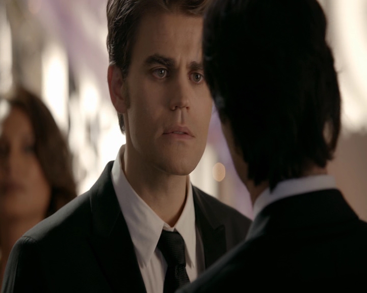 VampireDiaries-dot-nl_VampireDiaries-8x09TheSimpleIntimacyoftheNearTouch0998.jpg