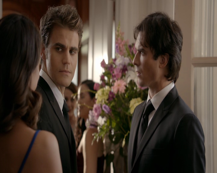 VampireDiaries-dot-nl_VampireDiaries-8x09TheSimpleIntimacyoftheNearTouch1002.jpg