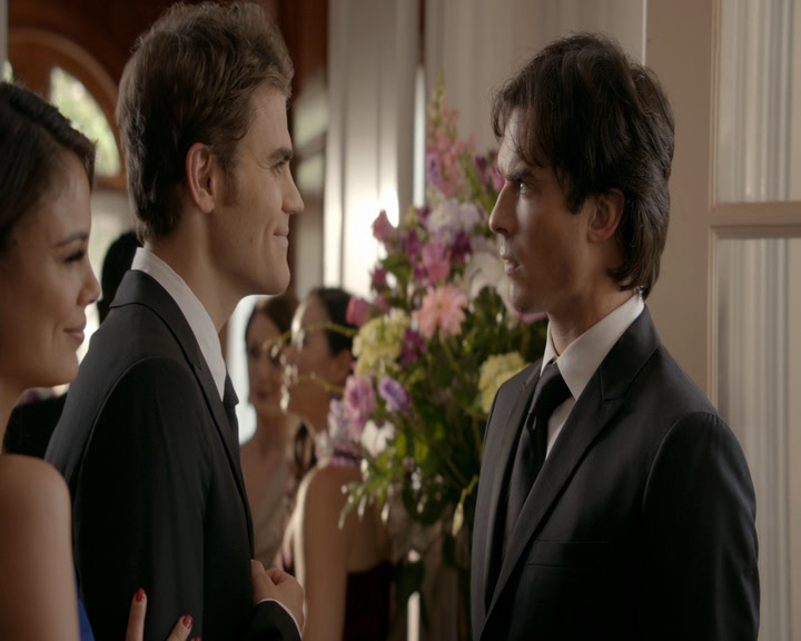 VampireDiaries-dot-nl_VampireDiaries-8x09TheSimpleIntimacyoftheNearTouch1004.jpg