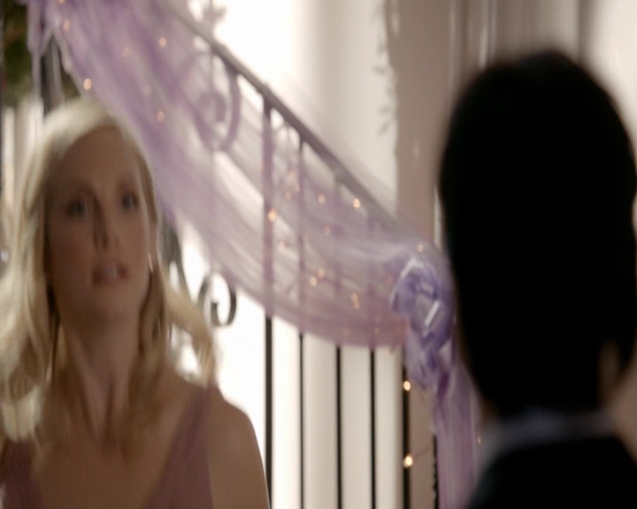 VampireDiaries-dot-nl_VampireDiaries-8x09TheSimpleIntimacyoftheNearTouch1008.jpg