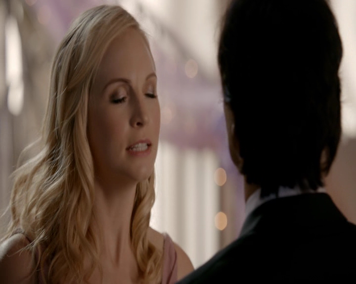 VampireDiaries-dot-nl_VampireDiaries-8x09TheSimpleIntimacyoftheNearTouch1010.jpg