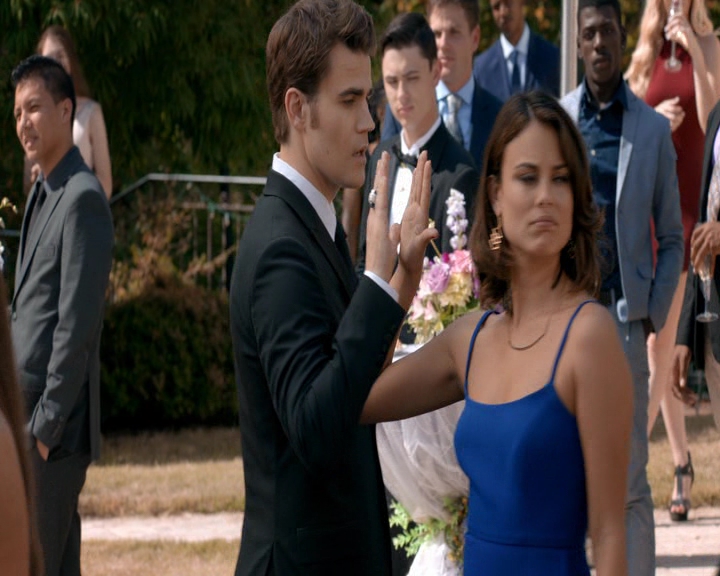 VampireDiaries-dot-nl_VampireDiaries-8x09TheSimpleIntimacyoftheNearTouch1048.jpg