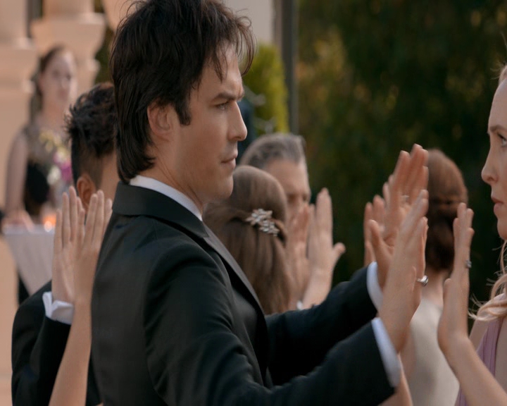 VampireDiaries-dot-nl_VampireDiaries-8x09TheSimpleIntimacyoftheNearTouch1066.jpg