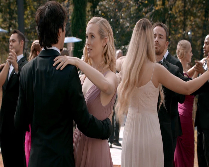 VampireDiaries-dot-nl_VampireDiaries-8x09TheSimpleIntimacyoftheNearTouch1072.jpg